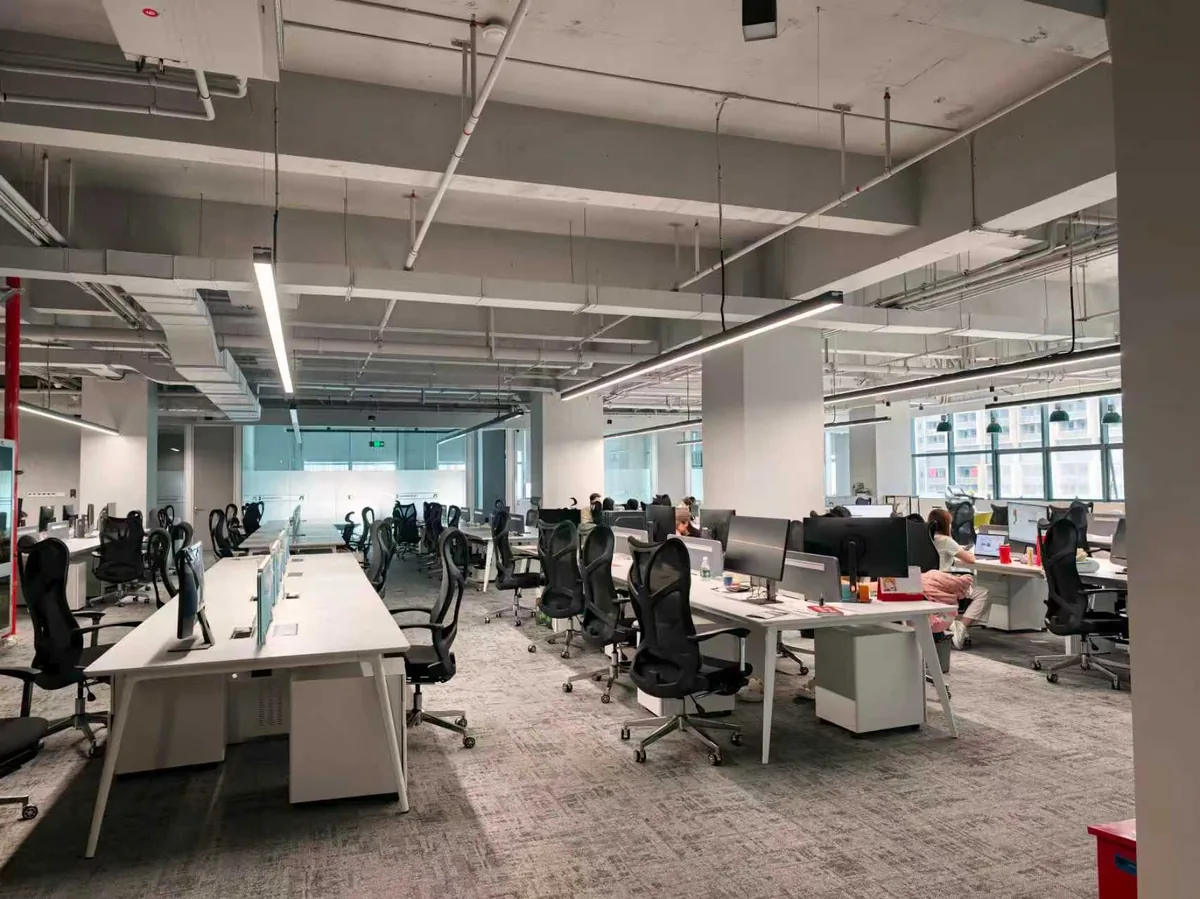 GlobeSoft office workspace